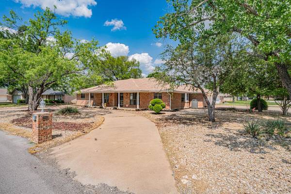 3909 Laramie Drive, Granbury, TX 76049