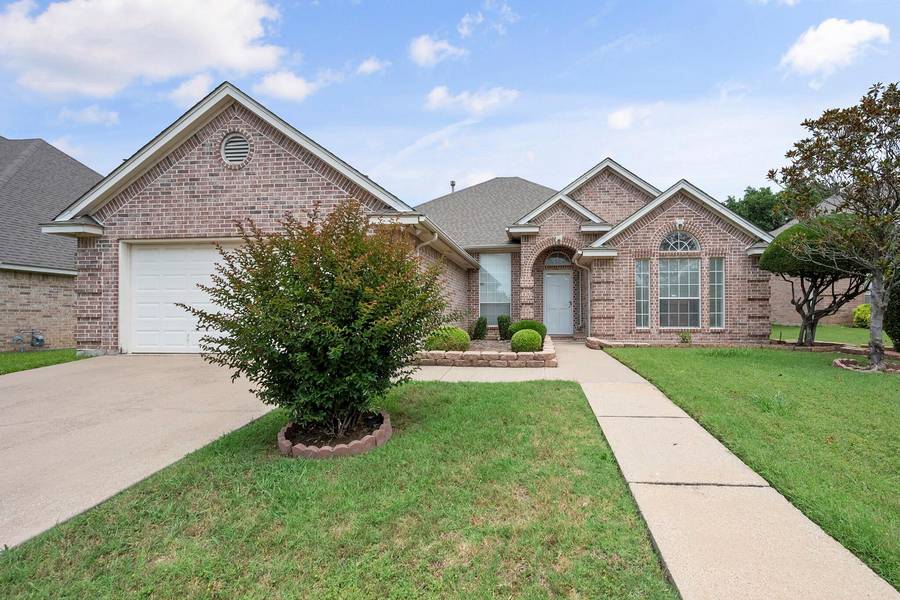 1311 Brittany Lane, Mansfield, TX 76063