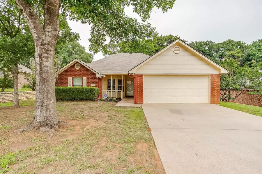 114 Whiterock Court, Weatherford, TX 76086