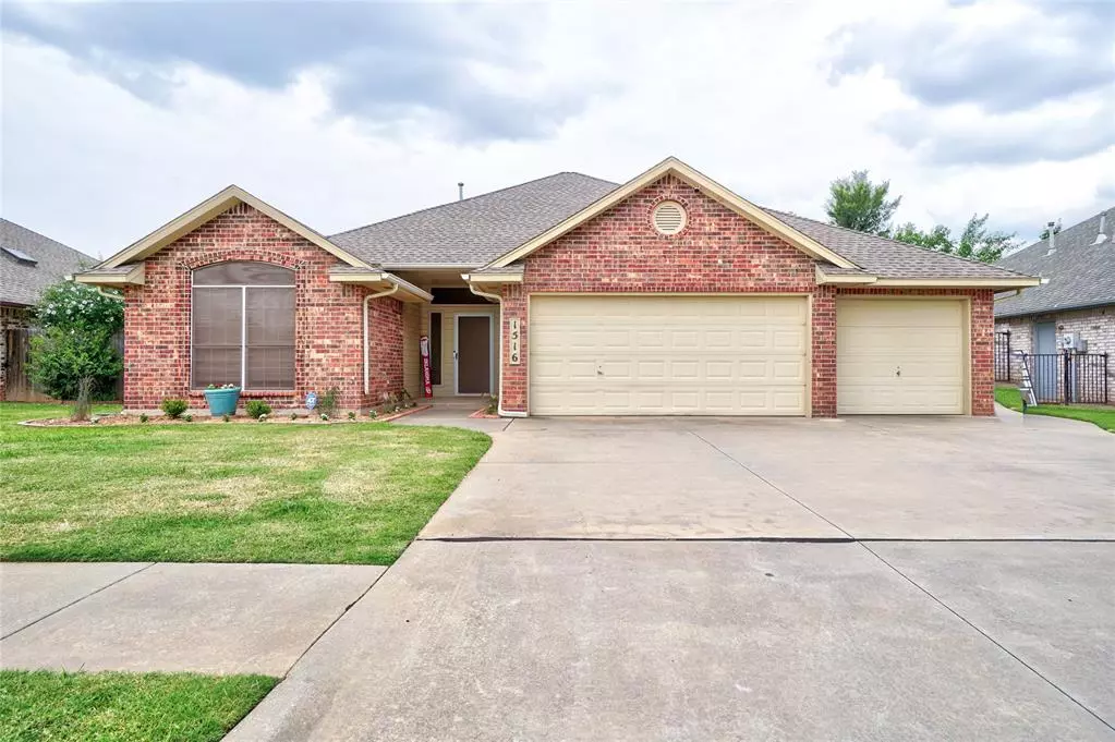 Yukon, OK 73099,1516 Selborne Place