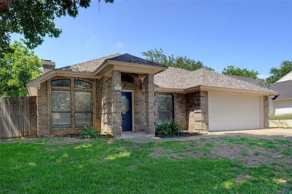 6721 Parkwood Drive, North Richland Hills, TX 76182