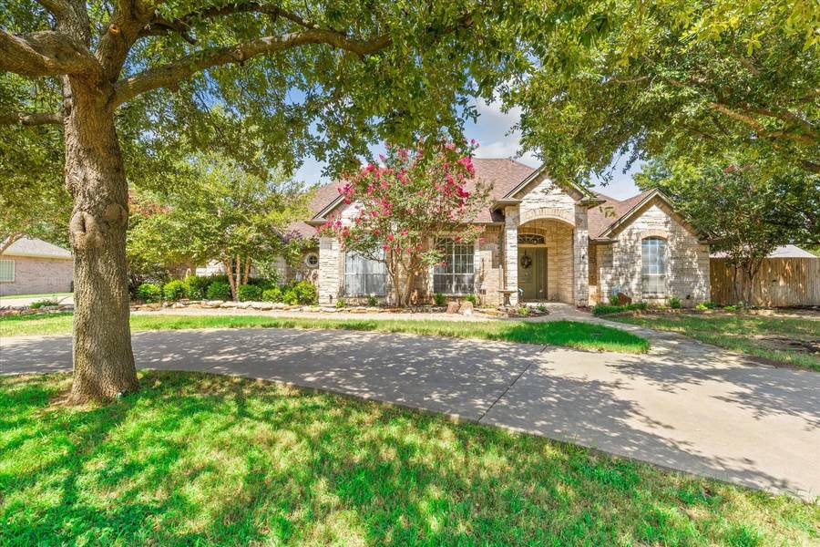 3202 Golden Oaks Circle, Granbury, TX 76049