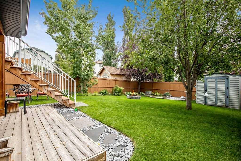 Calgary, AB T3L 2G2,162 Tuscarora PL NW