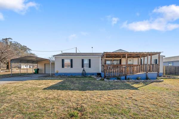 701 Oak Creek Drive, Bangs, TX 76823