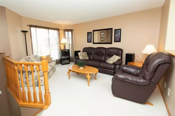 Airdrie, AB T4B 2R5,160 Creek Gardens Close NW