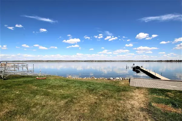 Sylvan Lake, AB T4S 1E9,166 Marina Bay CT