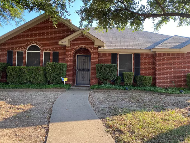 1423 Sunny Glen Drive, Dallas, TX 75232