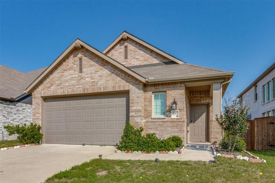 3907 Spencer Lane, Heartland, TX 75126