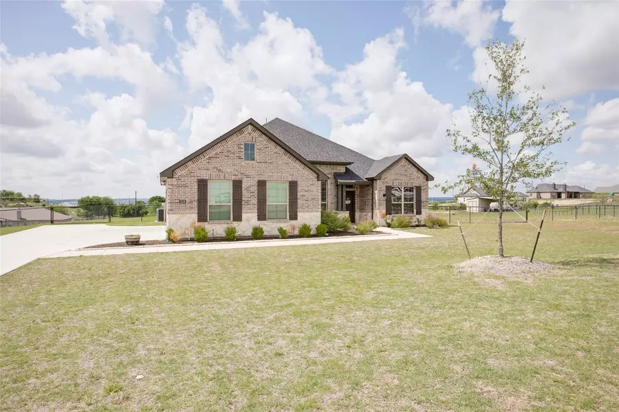 1019 Pebblegate Drive, Weatherford, TX 76085