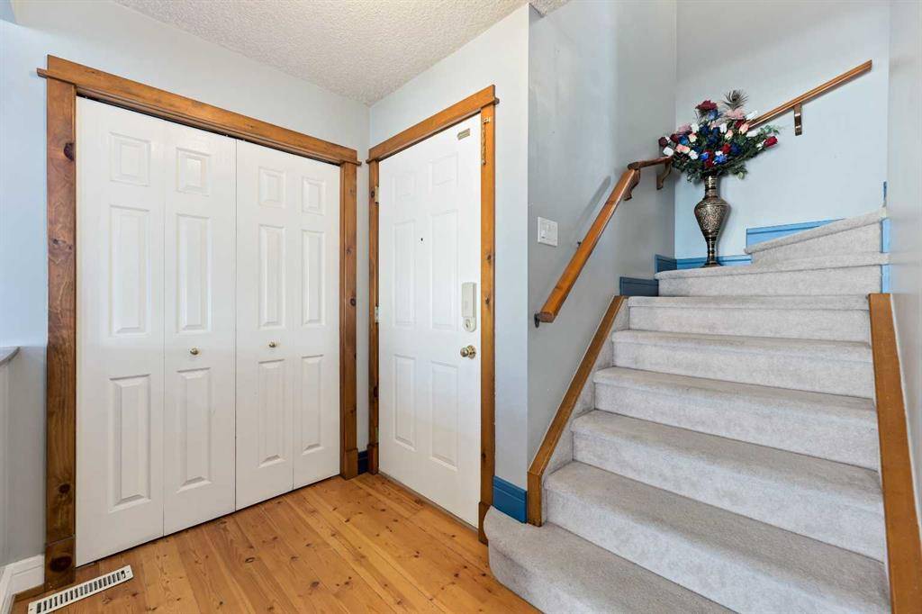Calgary, AB T3J 3W1,28 Martha's Haven GDNS NE