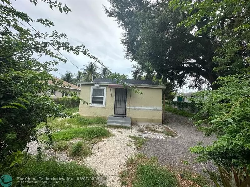 448 NW 94th St, Miami, FL 33150