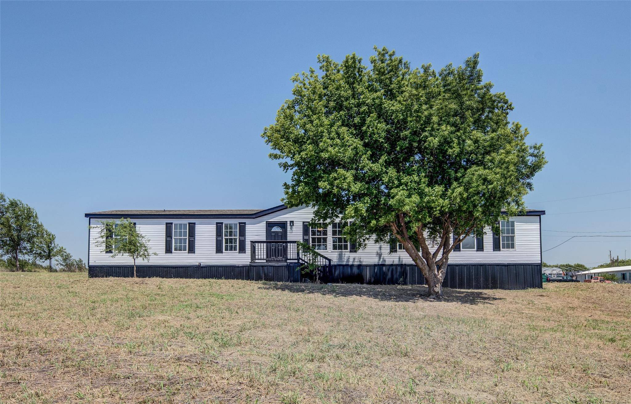 119 Happy Trail Court, Rhome, TX 76078