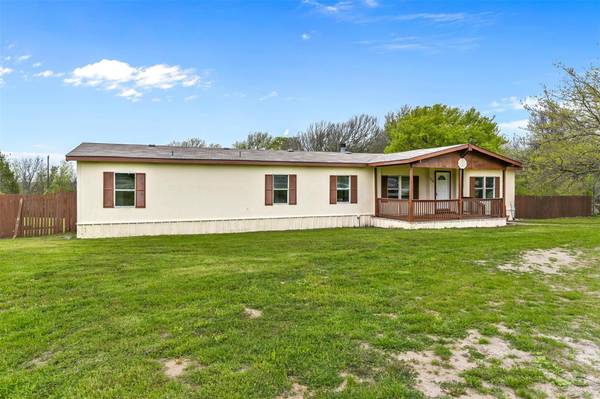 116 S Mountain Ridge, Cresson, TX 76035