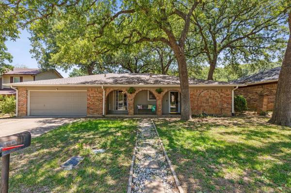 3401 Buckingham Drive, Arlington, TX 76015