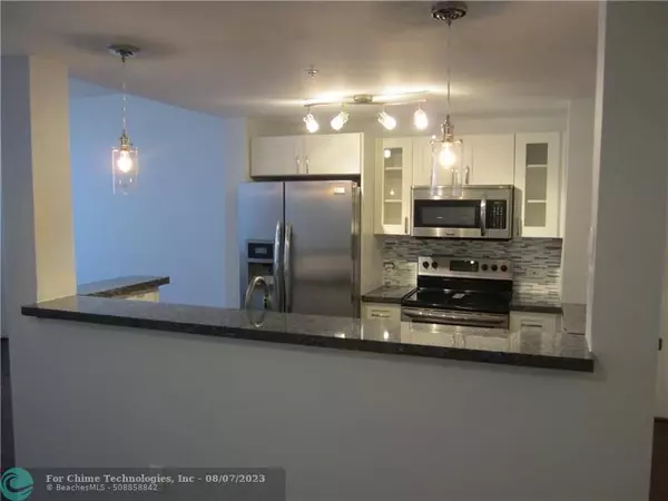 Fort Lauderdale, FL 33301,533 NE 3rd Ave  #428