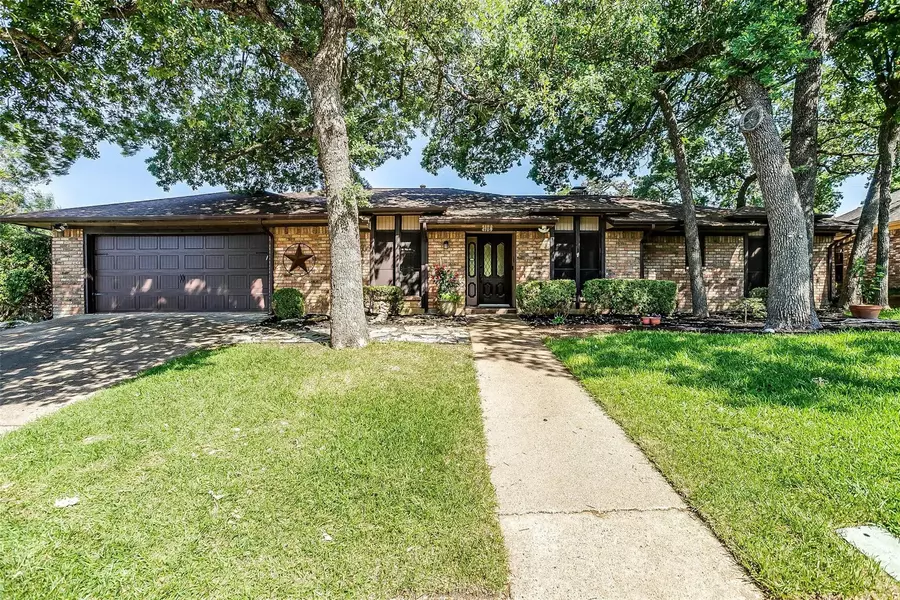 4709 Chapel Springs Court, Arlington, TX 76017