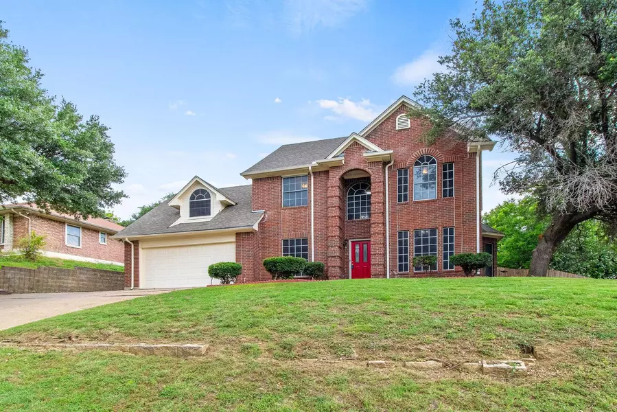 1910 N Arbor Rose Drive, Grand Prairie, TX 75050