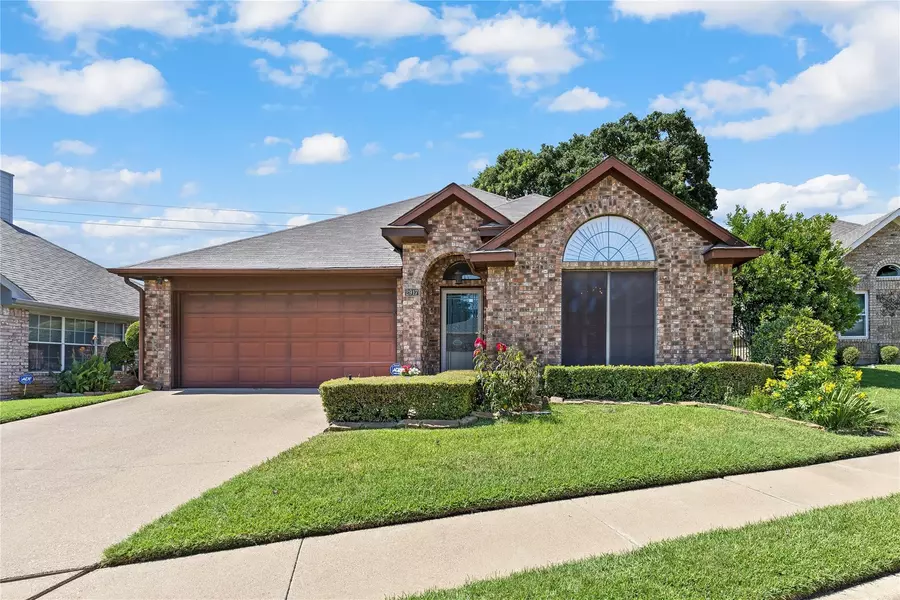 2917 Everest Drive, Bedford, TX 76021