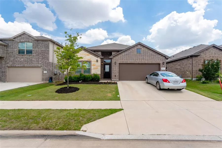 2424 Pumpjack Drive, Fort Worth, TX 76177