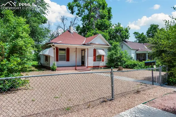 616 E Monument ST, Colorado Springs, CO 80903