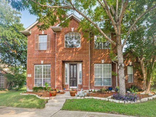 684 Danielle Court, Rockwall, TX 75087