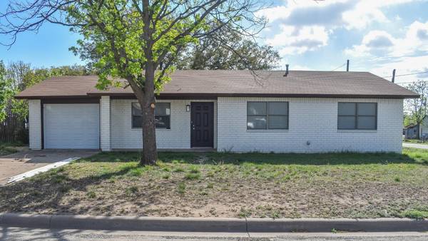 905 S Willow Street, Brady, TX 76825