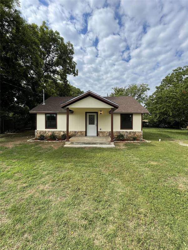 1029 W College Street, Jacksboro, TX 76458