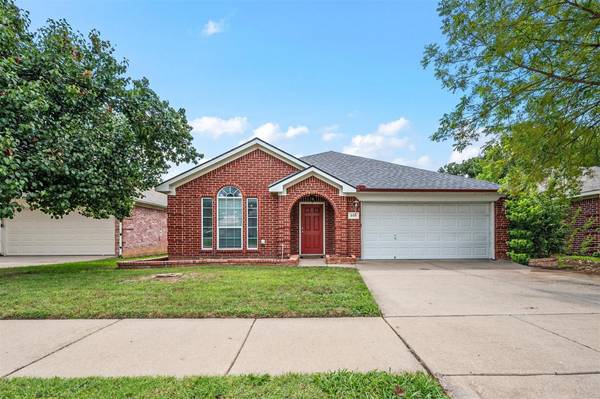 209 Shadow Grass Avenue, Fort Worth, TX 76120