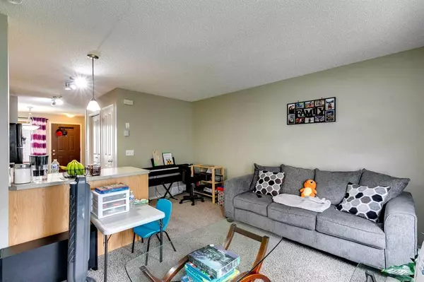 Calgary, AB T3J 0G4,340 Saddlebrook PT NE