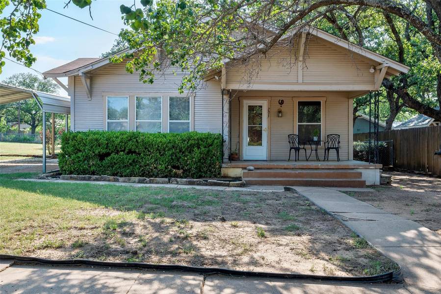 203 S Ammerman Avenue, Eastland, TX 76448