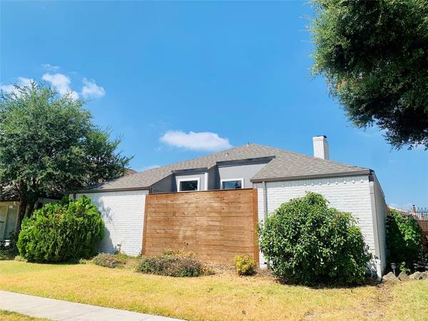 1104 Richland Oaks Drive, Richardson, TX 75081