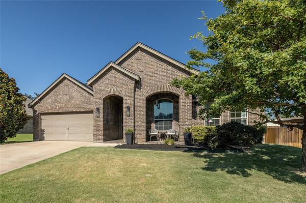 2105 Caroline Drive, Weatherford, TX 76087