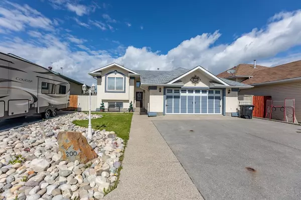 Hinton, AB T7V 2C8,200 Mackay CRES