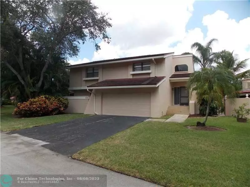 Deerfield Beach, FL 33442,611 HOLLOWS CIR