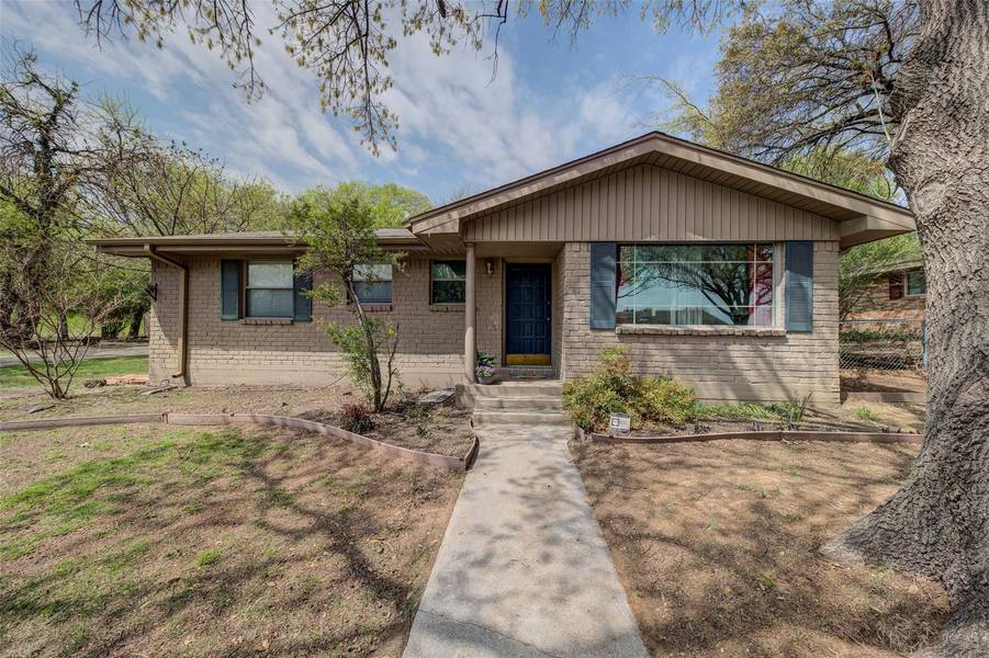 1606 S Cliff Street, Decatur, TX 76234