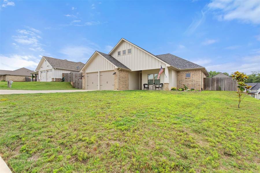 333 Smith Circle, Lindale, TX 75771