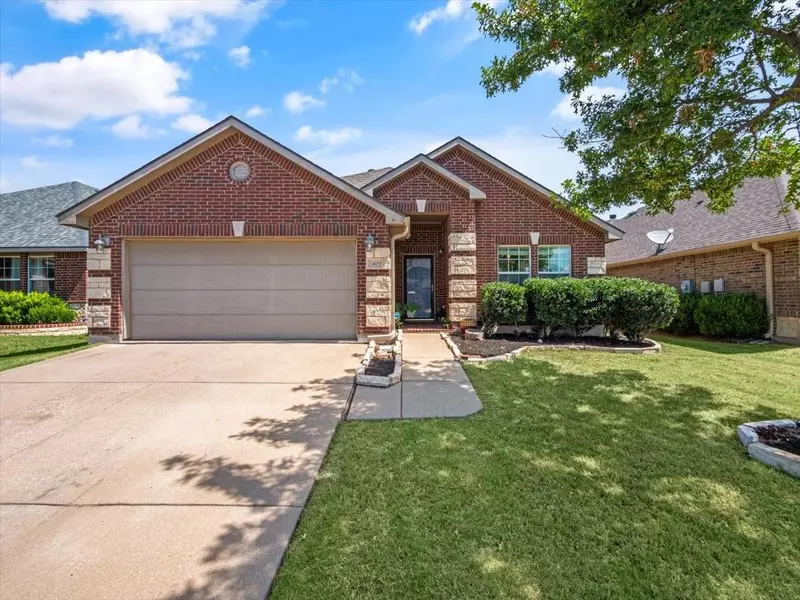 2409 Clairborne Drive, Fort Worth, TX 76177