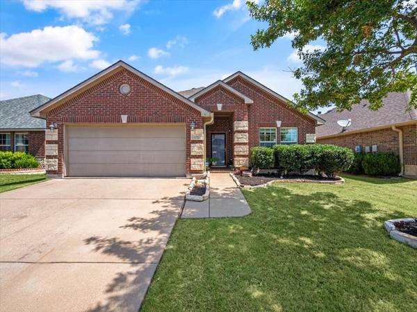 2409 Clairborne Drive, Fort Worth, TX 76177