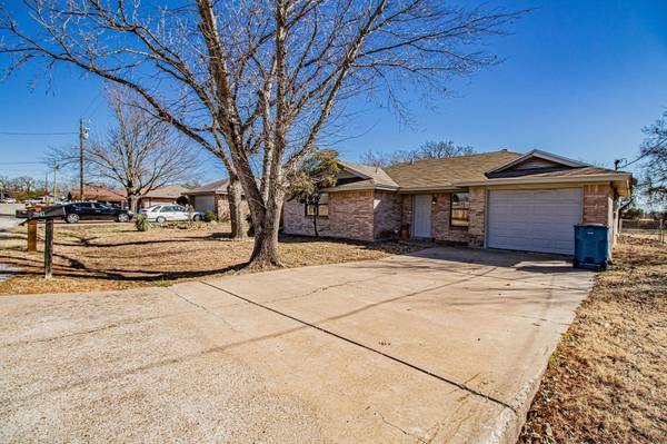 3941 Country Meadows Circle, Granbury, TX 76049