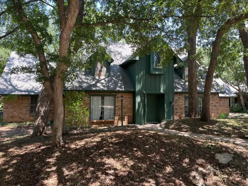 3903 Shady Valley Drive, Arlington, TX 76013