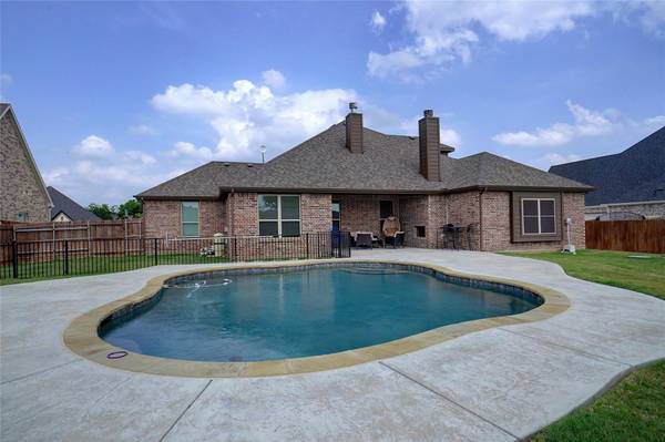 8905 Hidden Pond Street, New Fairview, TX 76247