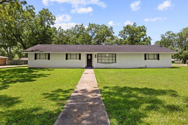 110 Mahan Street,  Pittsburg,  TX 75686