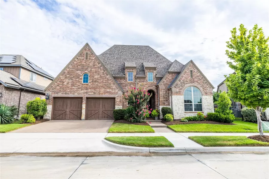 1315 Scarlet Oak Drive, Arlington, TX 76005