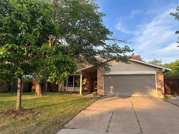 549 Auburn Drive, Lewisville, TX 75067