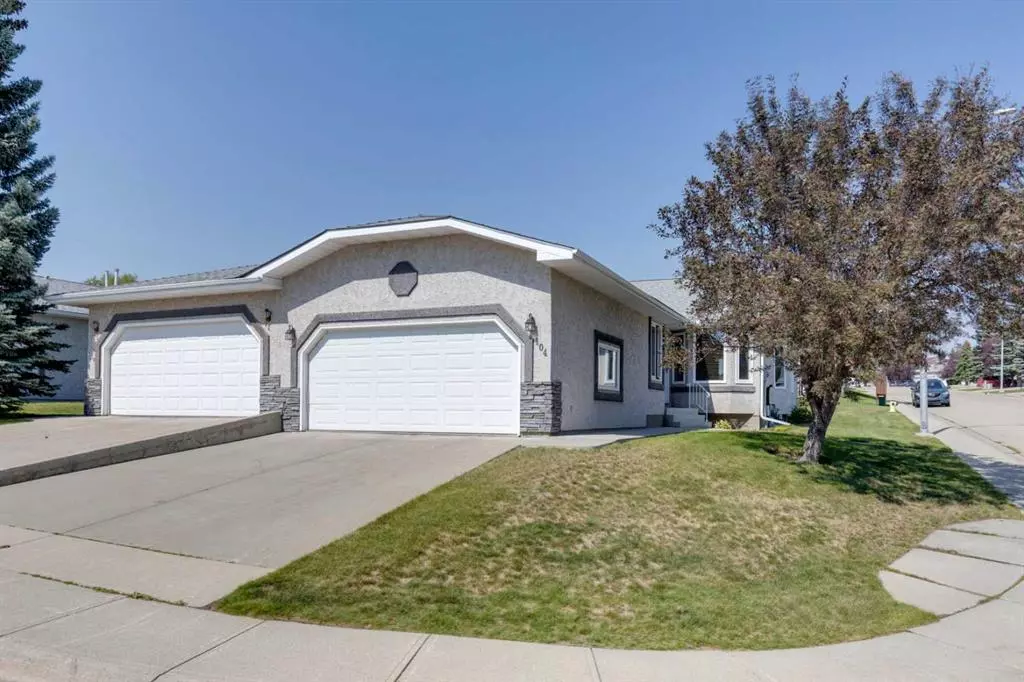 Calgary, AB T3G 3W6,104 Arbour Cliff Close NW