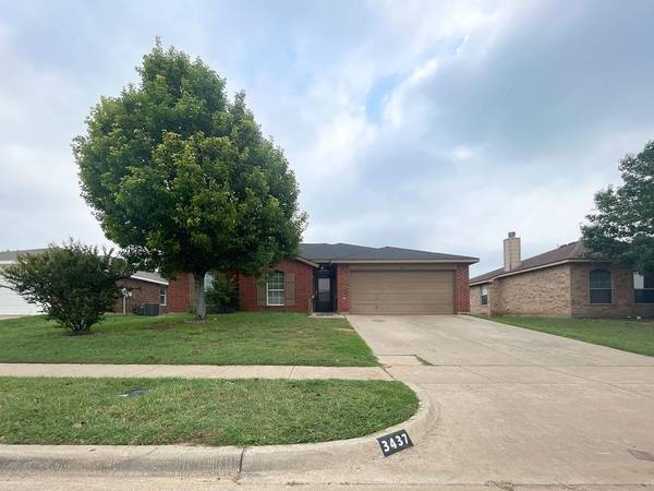 3437 Charing Cross Road, Midlothian, TX 76065