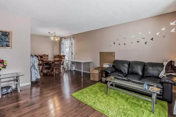 Calgary, AB T2A 4S1,307 Manora Rise NE