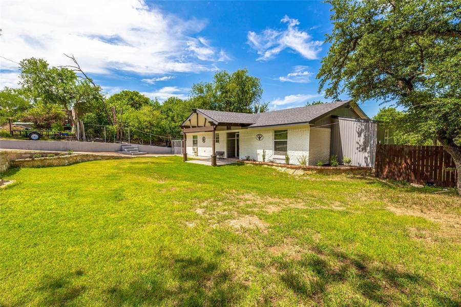 449 Beverly Road, Azle, TX 76020