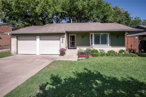 104 S Weatherred Drive, Richardson, TX 75080