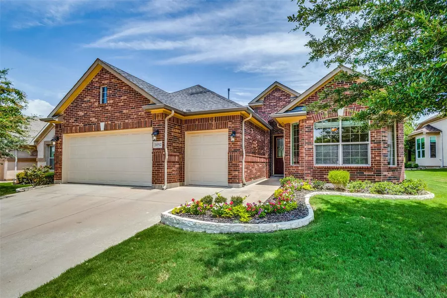 11512 Parkcrest Drive, Denton, TX 76207